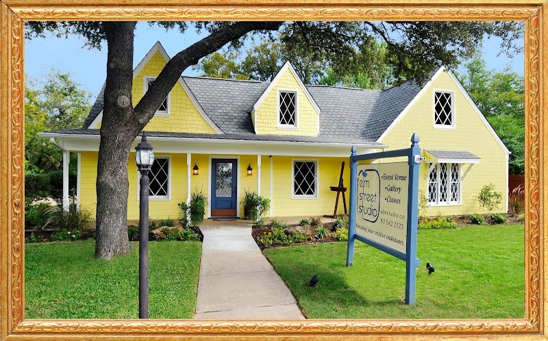Elm Street Studio - Photo 1