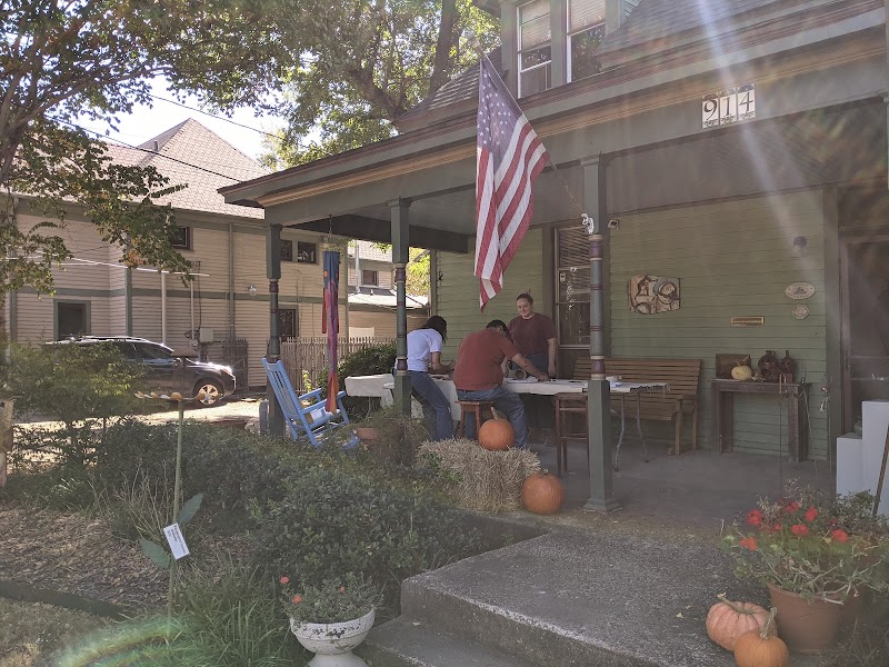 Holman Pottery - Photo 3