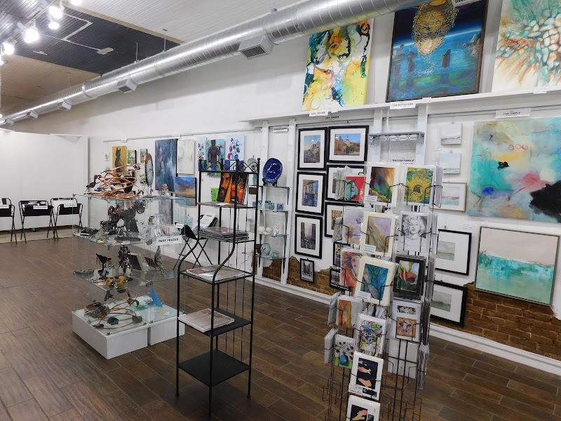 Last Art Gallery - Photo 2