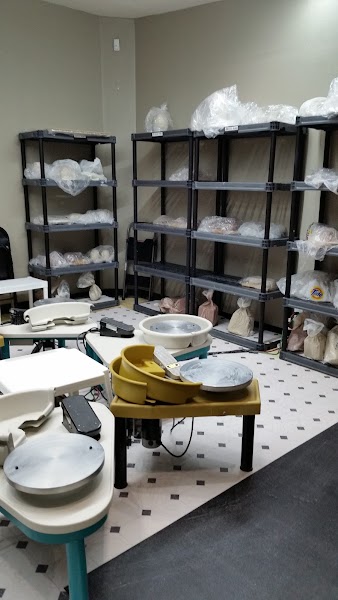 Oak Knoll Pottery - Photo 1